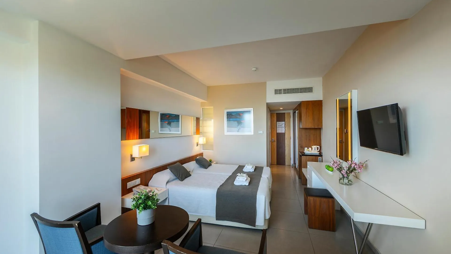 Melissi Beach Hotel & Spa Ayia Napa 4*,